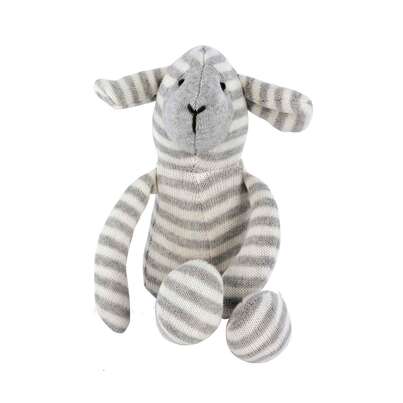 Sie sehen eine Packung Kirschkernkissen Zoo-Baby Schaf Beany, Produktbild: 01 Kirschkernkissen Zoo-Baby Schaf Beany, A-Nr.: 5673761 - 01