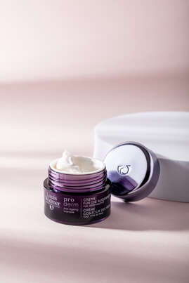 Sie sehen eine Packung proderm Creme für die Augenpartie OP, Produktbild: 01 proderm Creme für die Augenpartie OP, A-Nr.: 5897590 - 01